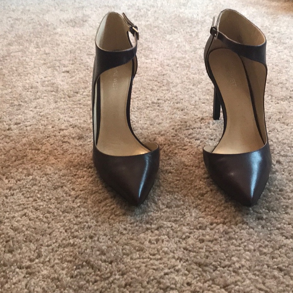 Plum Nine West pumps